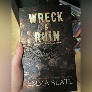 Wreck & Ruin by Emma Slate - Dark Bronze Black Cover